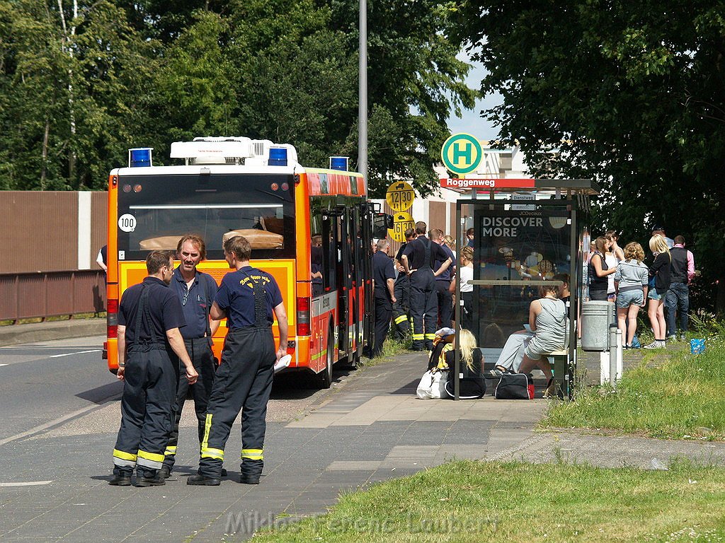 VU Auffahrunfall Reisebus auf LKW A 1 Rich Saarbruecken P84.JPG